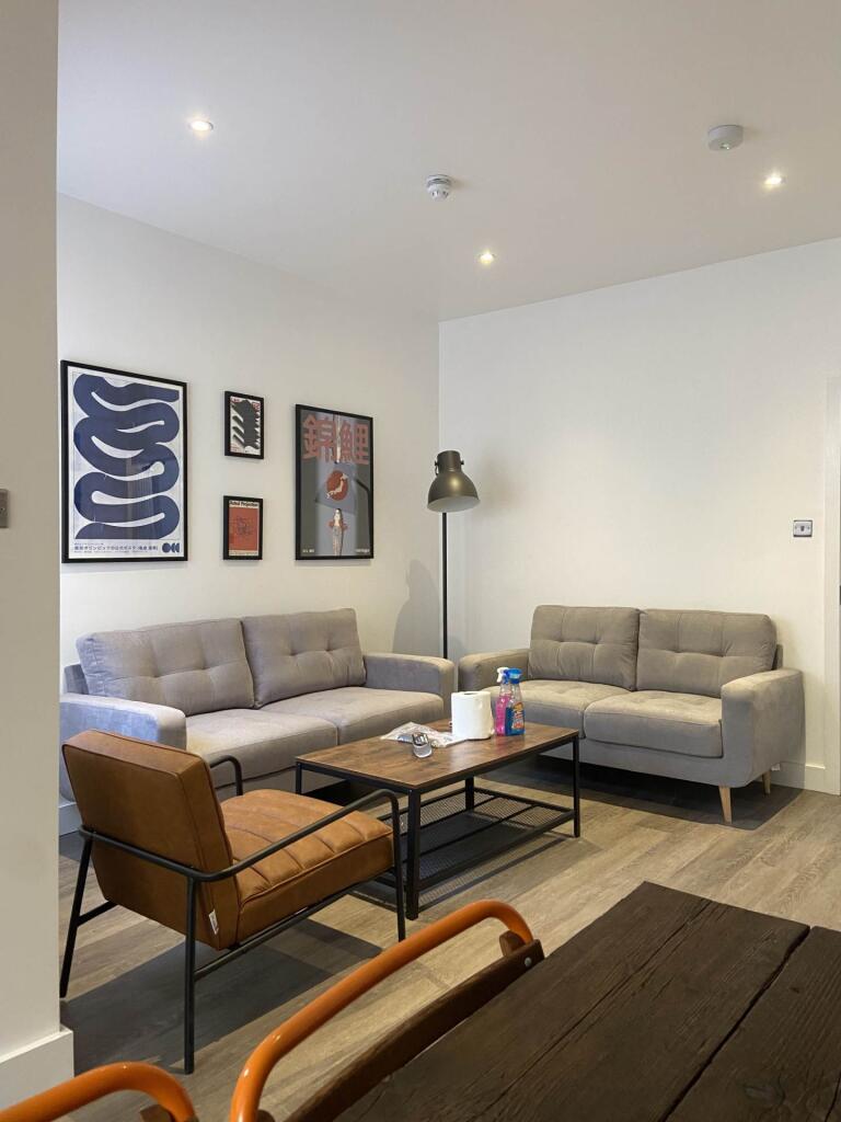 6 bed Mid Terraced House for rent in Stockport. From Flax & Co - Manchester