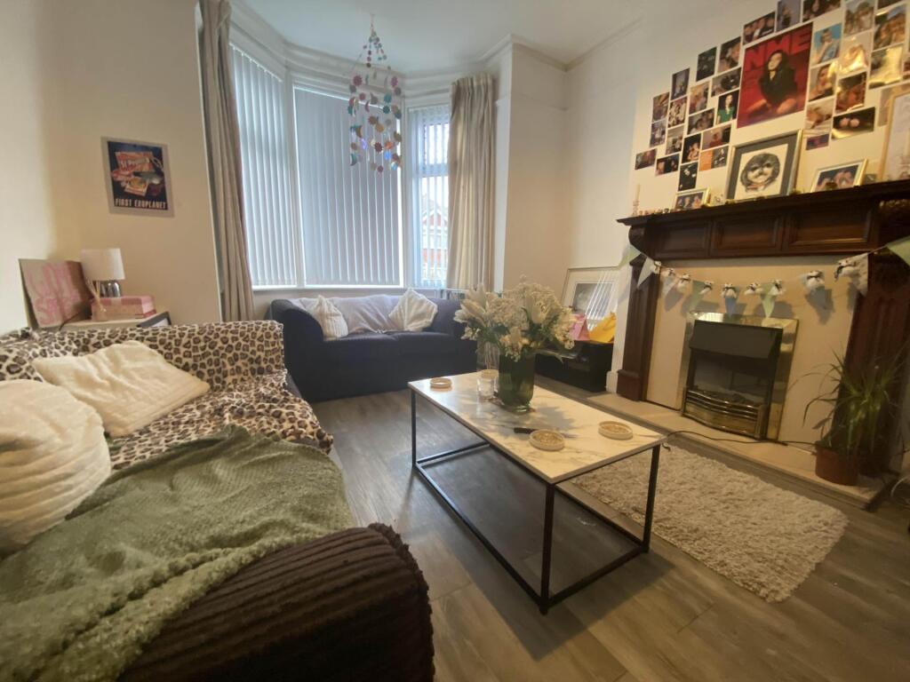 5 bed Semi Detached for rent in Stockport. From Flax & Co - Manchester