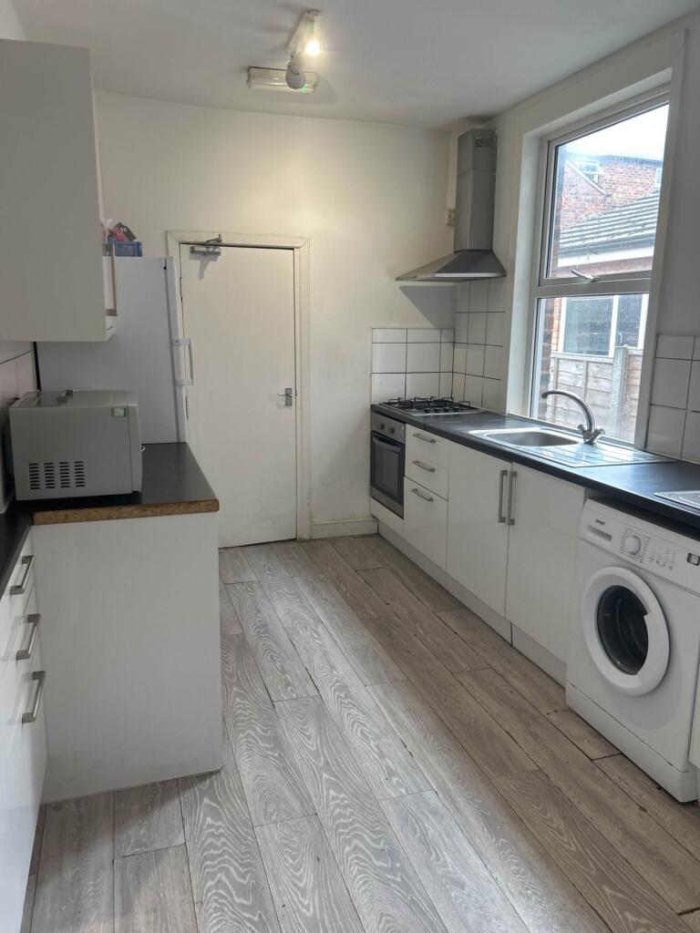 6 bed Mid Terraced House for rent in Manchester. From Flax & Co - Manchester