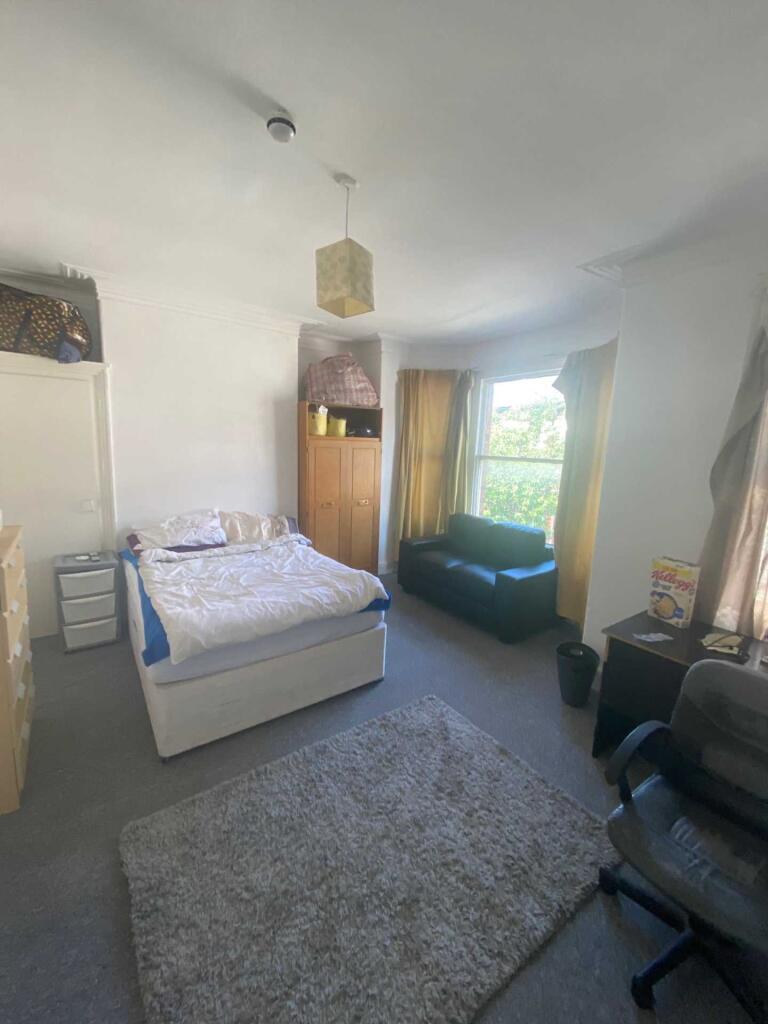 5 bed Mid Terraced House for rent in Manchester. From Flax & Co - Manchester