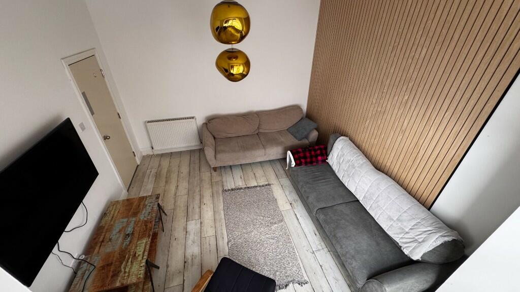 8 bed Mid Terraced House for rent in Manchester. From House (Manchester) Ltd - Manchester