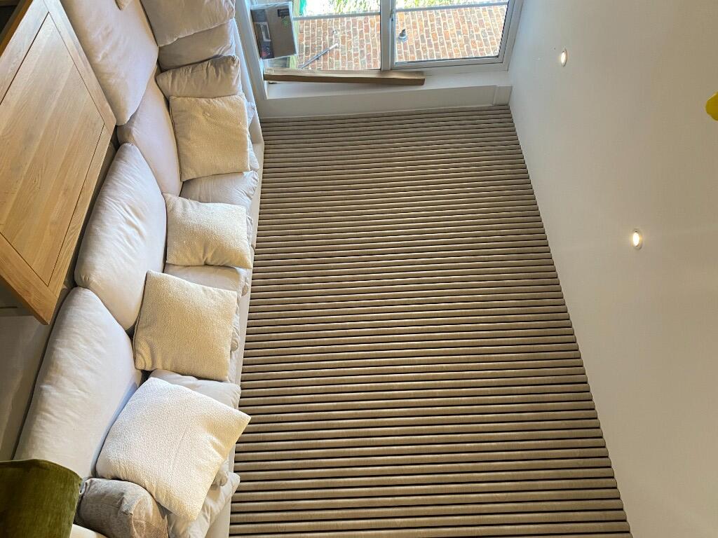 9 bed Mid Terraced House for rent in Gatley. From House (Manchester) Ltd - Manchester