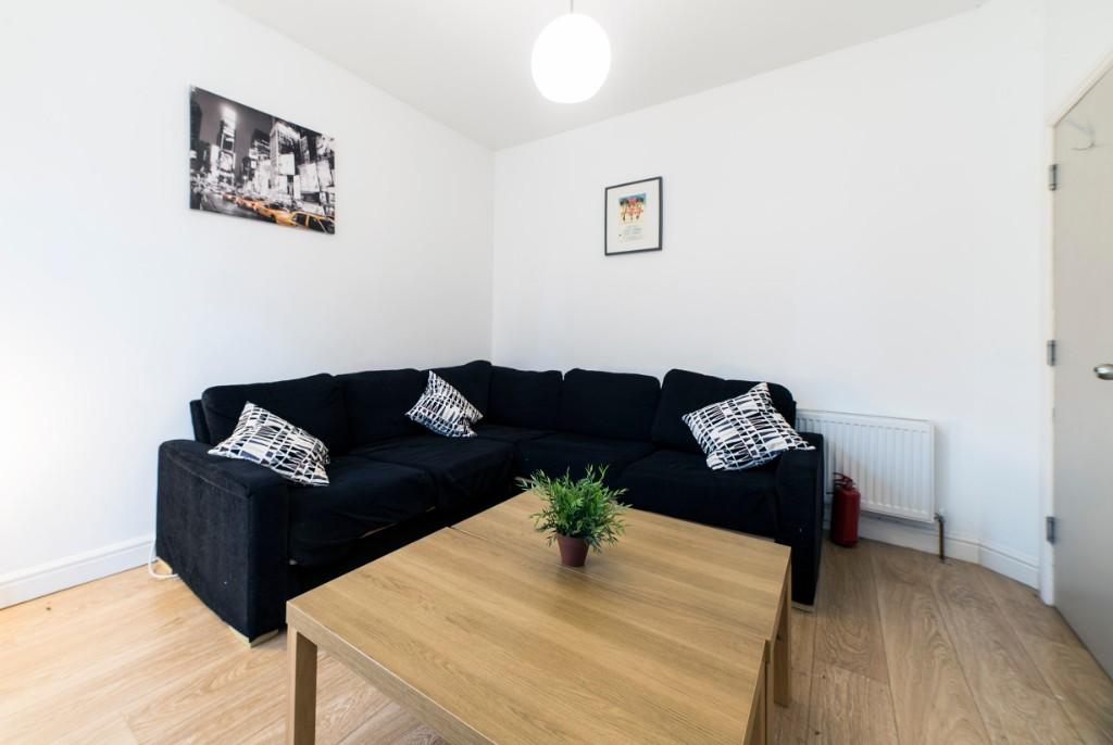 7 bed Mid Terraced House for rent in Manchester. From House (Manchester) Ltd - Manchester