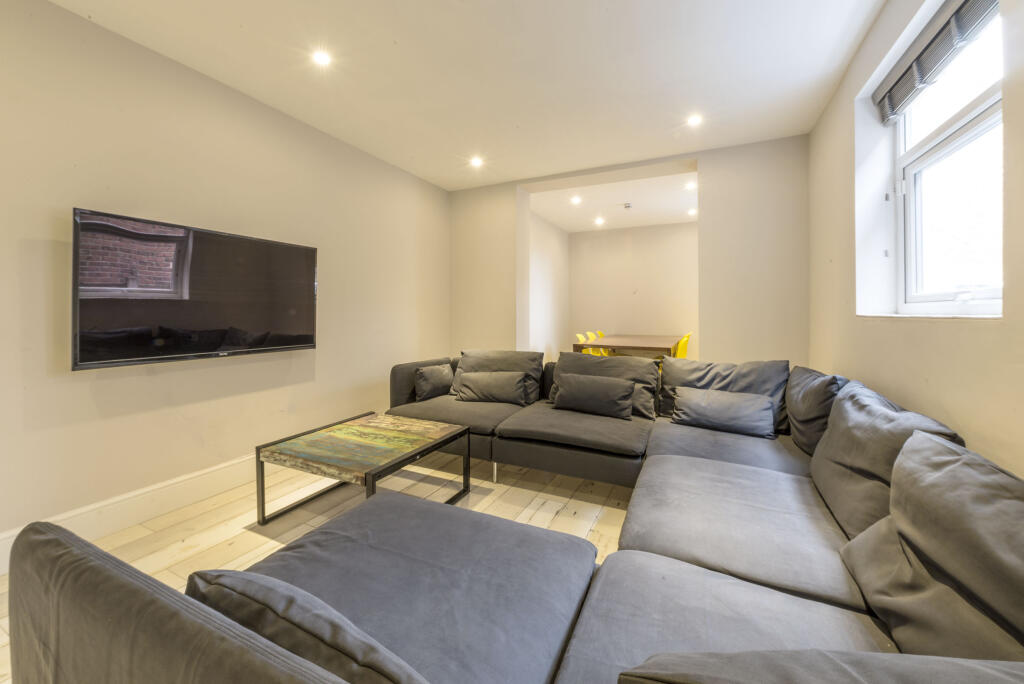 7 bed Mid Terraced House for rent in Manchester. From House (Manchester) Ltd - Manchester
