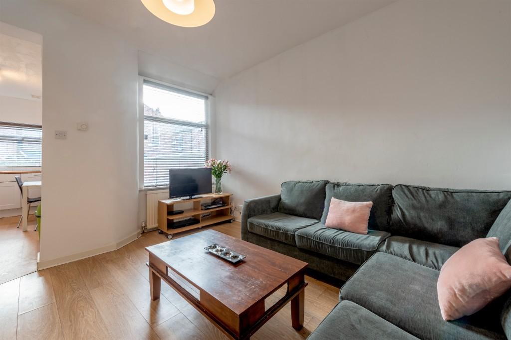 4 bed Mid Terraced House for rent in Manchester. From House (Manchester) Ltd - Manchester