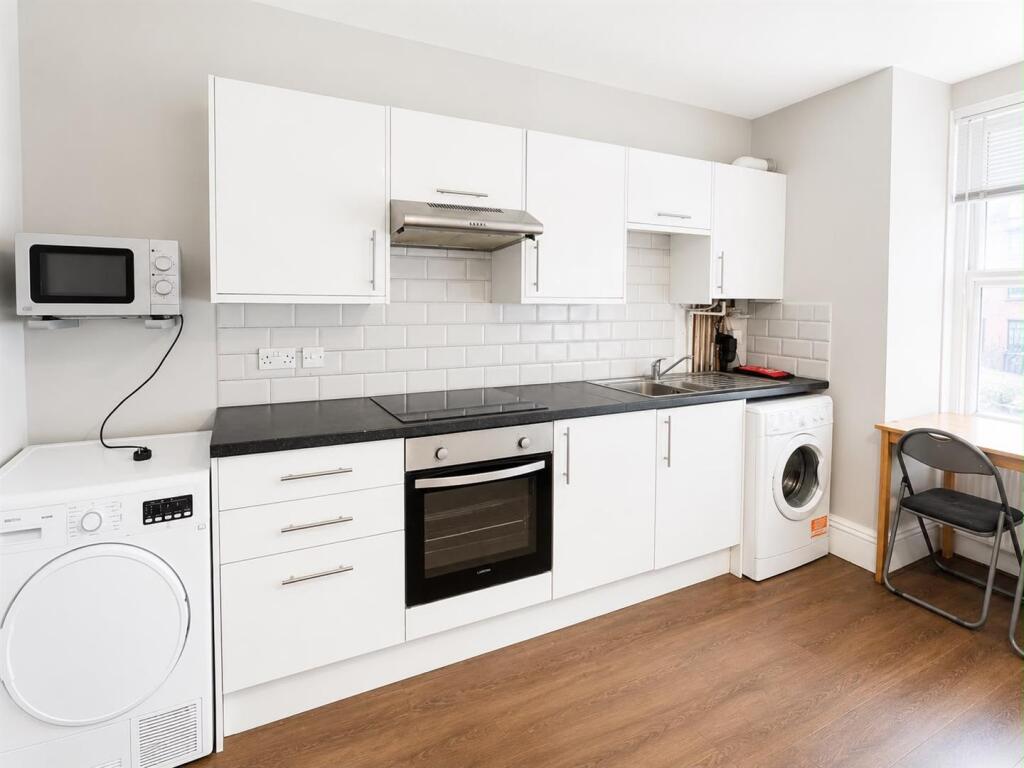 6 bed Detached for rent in Ovingdean. From Foster & Co - Hove 6 bed Detached for rent in Ovingdean. From Foster & Co - Hove