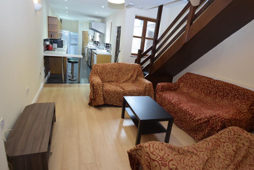 6 bed Mid Terraced House for rent in Hanchurch. From Nicholas Humphreys - Stoke-On-Trent