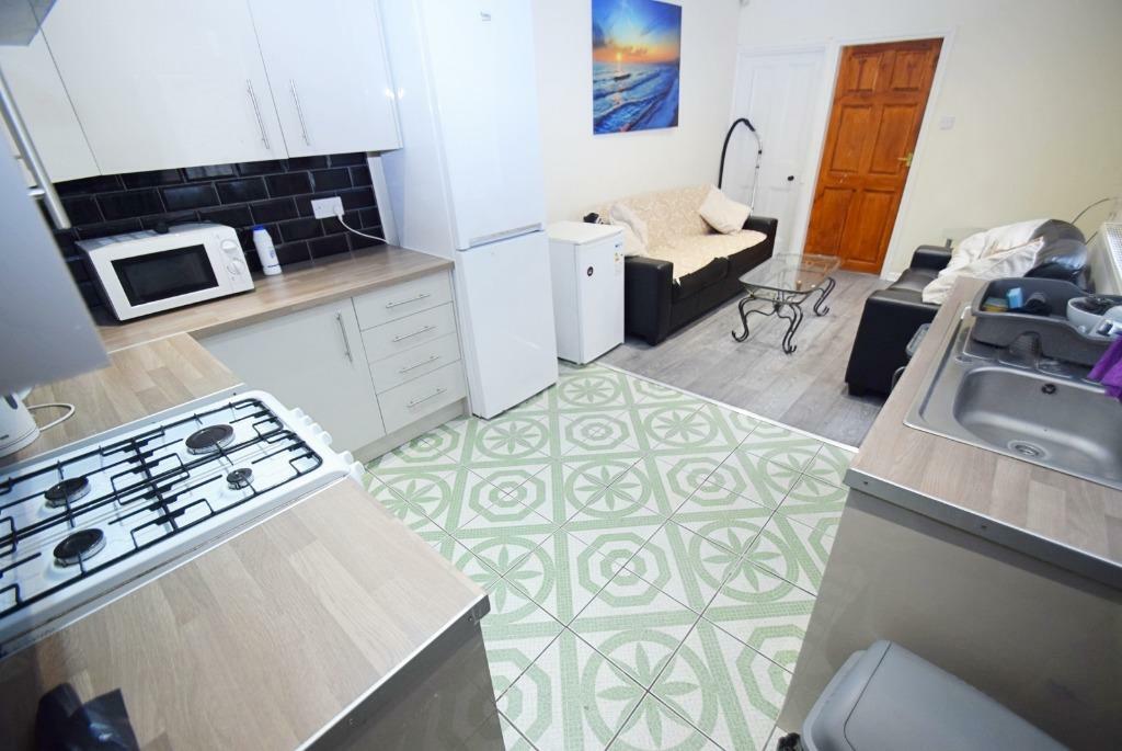 6 bed House Share for rent in Stoke-on-Trent. From Nicholas Humphreys - Stoke-On-Trent 6 bed House Share for rent in Stoke-on-Trent. From Nicholas Humphreys - Stoke-On-Trent