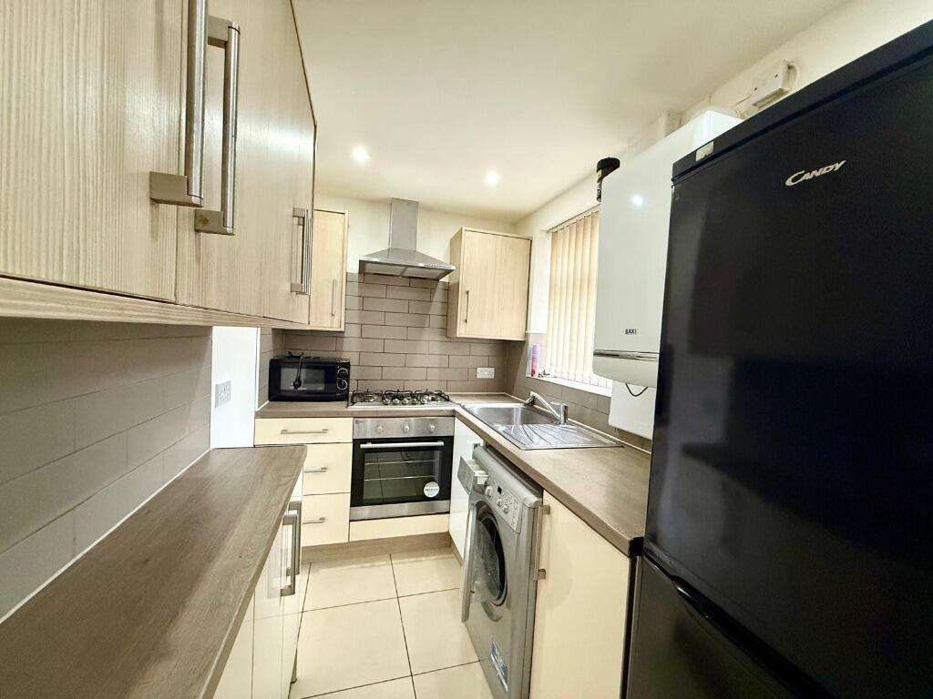 1 bed Mid Terraced House for rent in Stoke-on-Trent. From Nicholas Humphreys - Stoke-On-Trent
