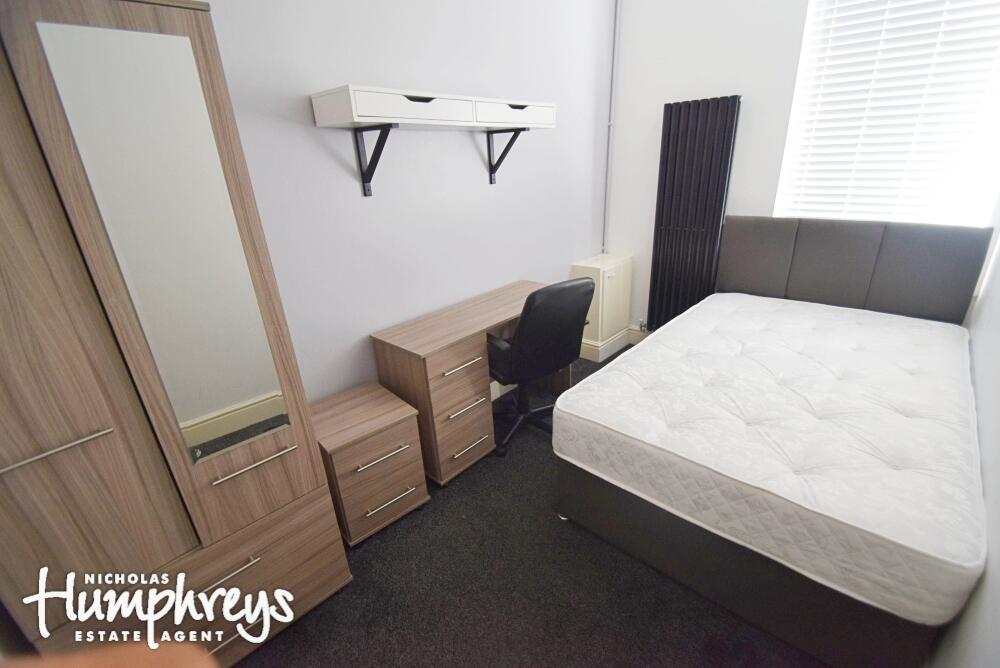 6 bed Mid Terraced House for rent in Stoke-on-Trent. From Nicholas Humphreys - Stoke-On-Trent 6 bed Mid Terraced House for rent in Stoke-on-Trent. From Nicholas Humphreys - Stoke-On-Trent