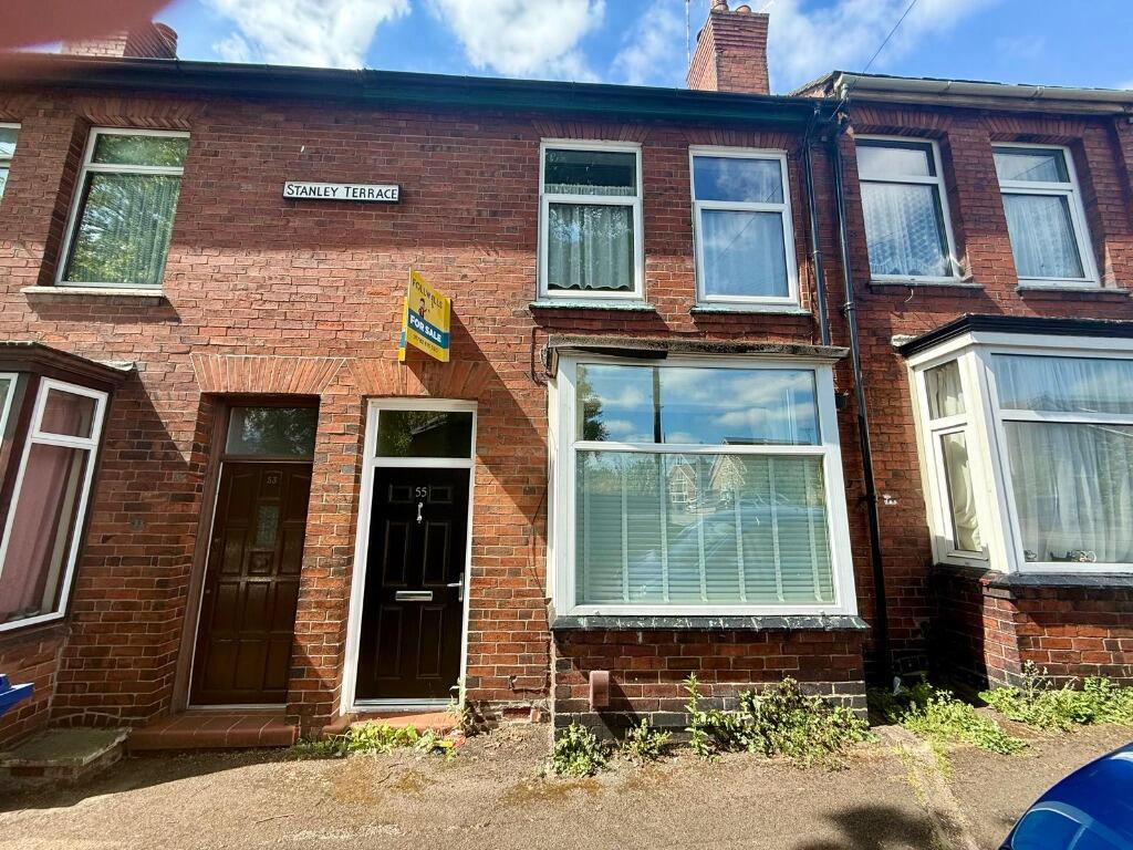 4 bed Mid Terraced House for rent in Newcastle-under-Lyme. From Nicholas Humphreys - Stoke-On-Trent