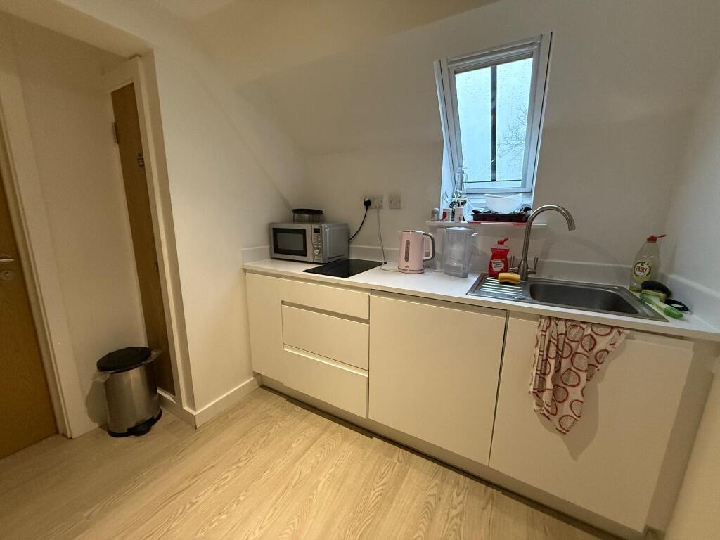 2 bed Apartment for rent in Newcastle-under-Lyme. From Nicholas Humphreys - Stoke-On-Trent 2 bed Apartment for rent in Newcastle-under-Lyme. From Nicholas Humphreys - Stoke-On-Trent