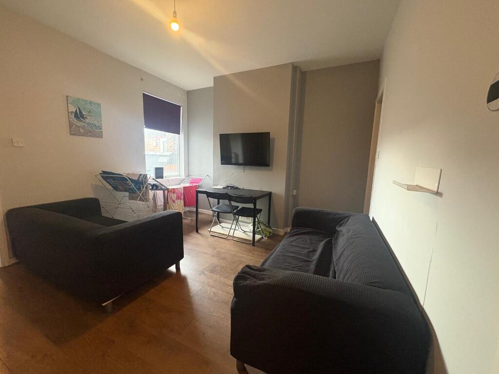 2 bed Mid Terraced House for rent in Stoke-on-Trent. From Nicholas Humphreys - Stoke-On-Trent