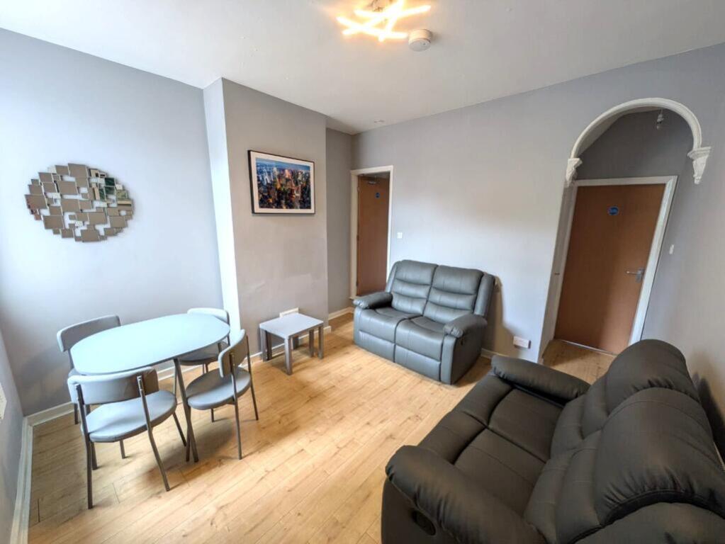 3 bed Mid Terraced House for rent in Newcastle-under-Lyme. From Nicholas Humphreys - Stoke-On-Trent