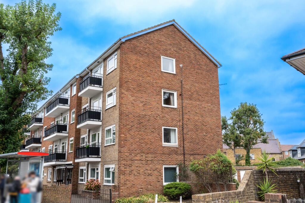 2 bed 1st Floor Flat for rent in Kingston upon Thames. From SeOUL Residential - New Malden 2 bed 1st Floor Flat for rent in Kingston upon Thames. From SeOUL Residential - New Malden