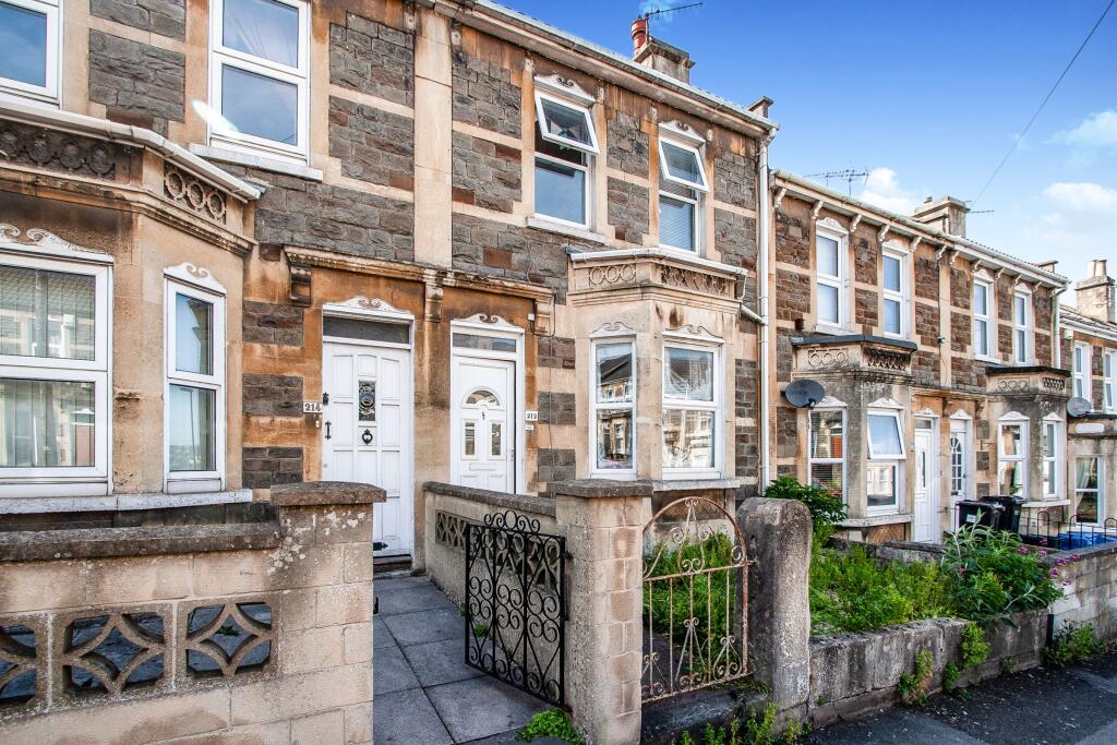4 bed Mid Terraced House for rent in Bath. From Romans - Bath 4 bed Mid Terraced House for rent in Bath. From Romans - Bath