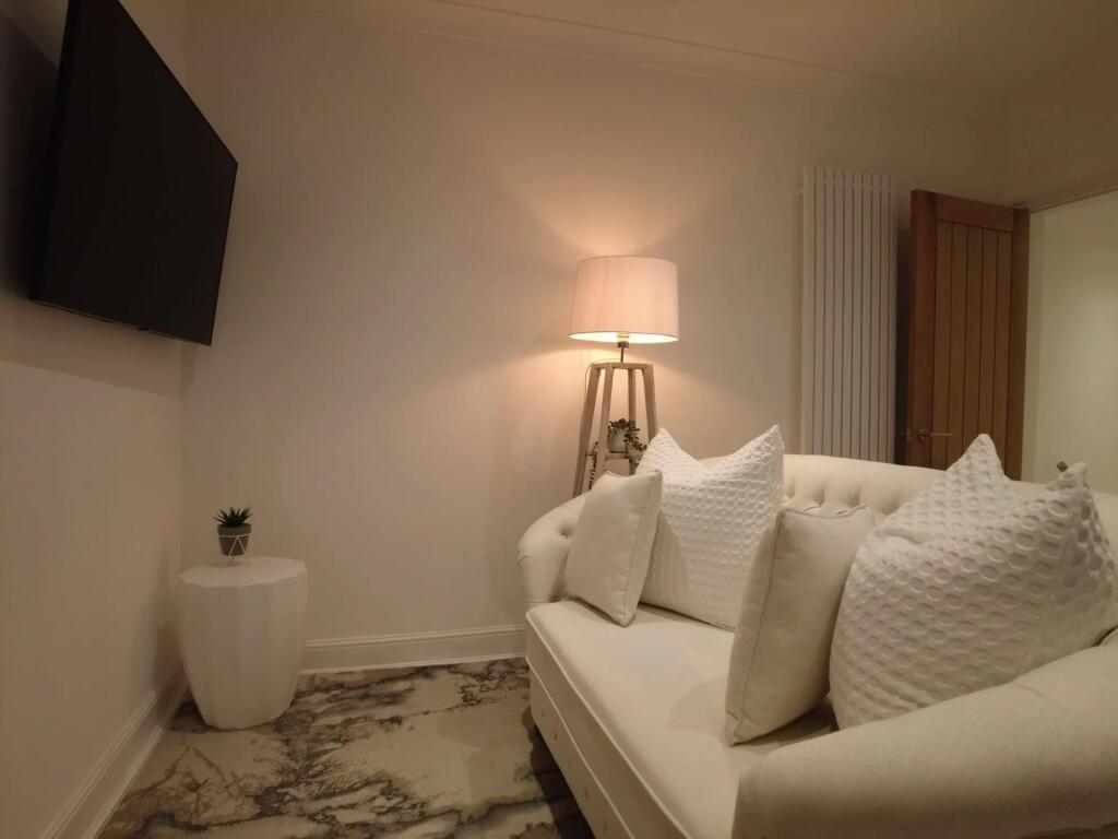 1 bed Mid Terraced House for rent in Lincoln. From Alexander Jacob