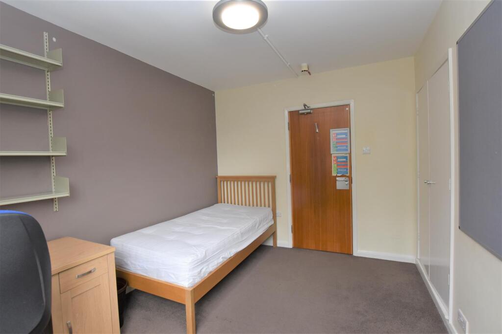 1 bed House Share for rent in Reading. From Walmsley Estate Agents - Caversham