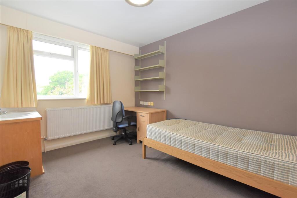 1 bed House Share for rent in Reading. From Walmsley Estate Agents - Caversham