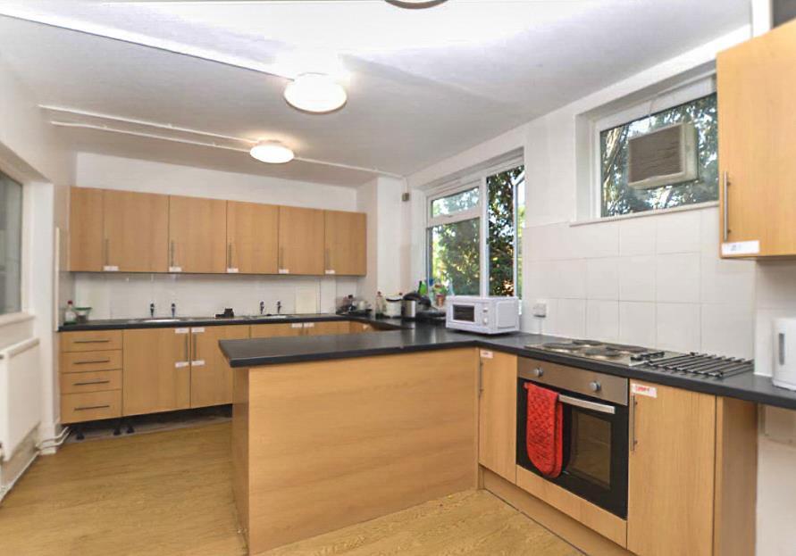 1 bed House Share for rent in Reading. From Walmsley Estate Agents - Caversham