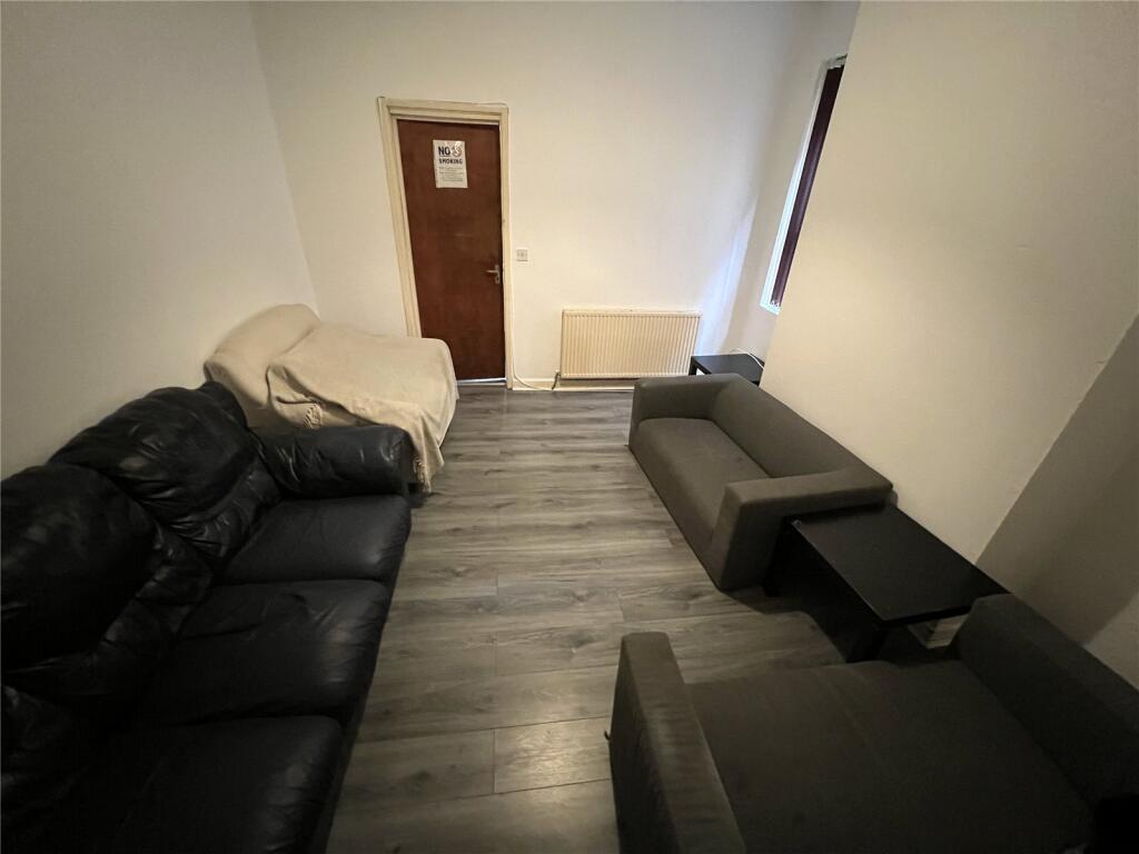 8 bed Detached for rent in Manchester. From Leaders Lettings - Fallowfield