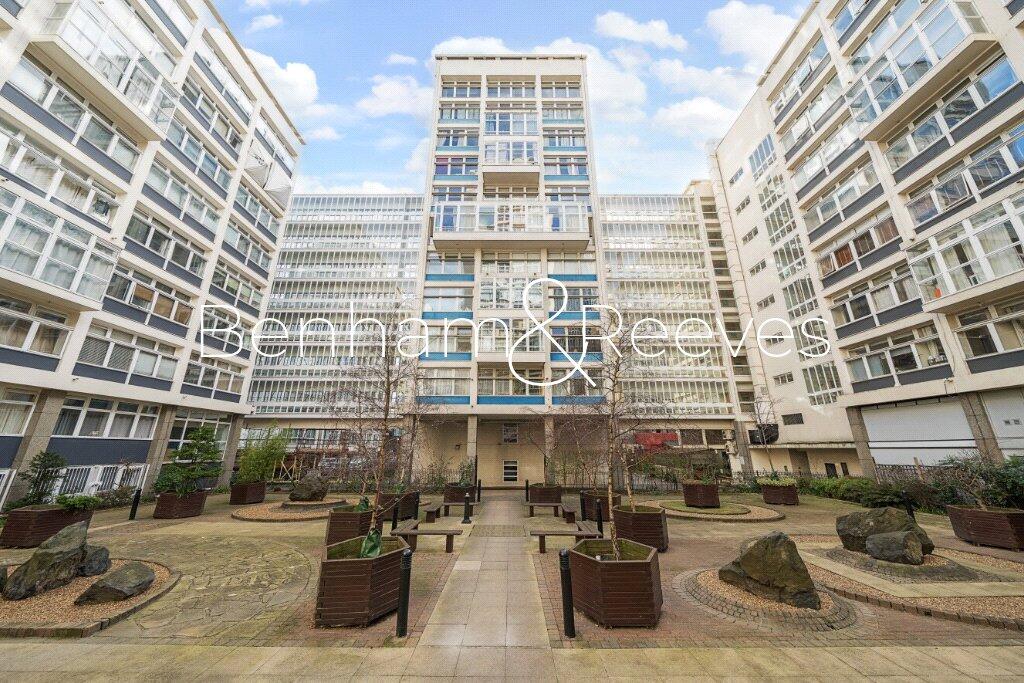 0 bed Studio for rent in Bermondsey. From Benham & Reeves - Surrey Quays - Surrey Quays