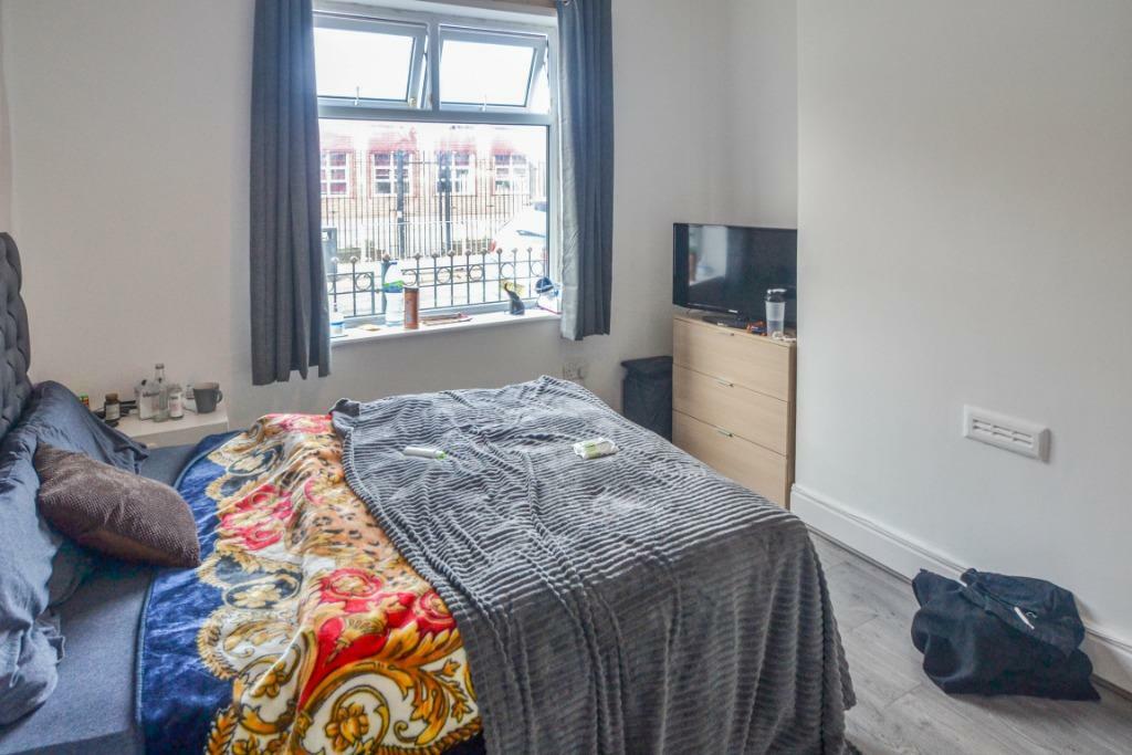 4 bed Mid Terraced House for rent in Salford. From Nicholas Humphreys - Manchester 4 bed Mid Terraced House for rent in Salford. From Nicholas Humphreys - Manchester