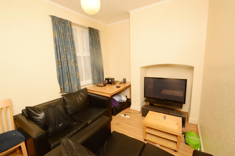 5 bed Detached for rent in Manchester. From Nicholas Humphreys - Manchester 5 bed Detached for rent in Manchester. From Nicholas Humphreys - Manchester