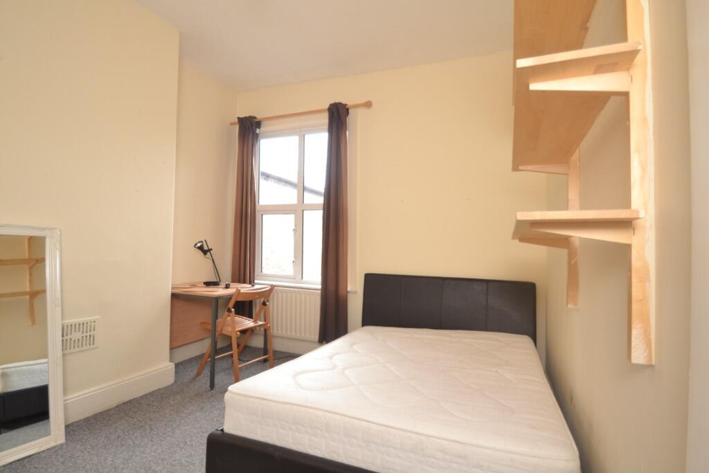 6 bed Mid Terraced House for rent in Manchester. From Nicholas Humphreys - Manchester