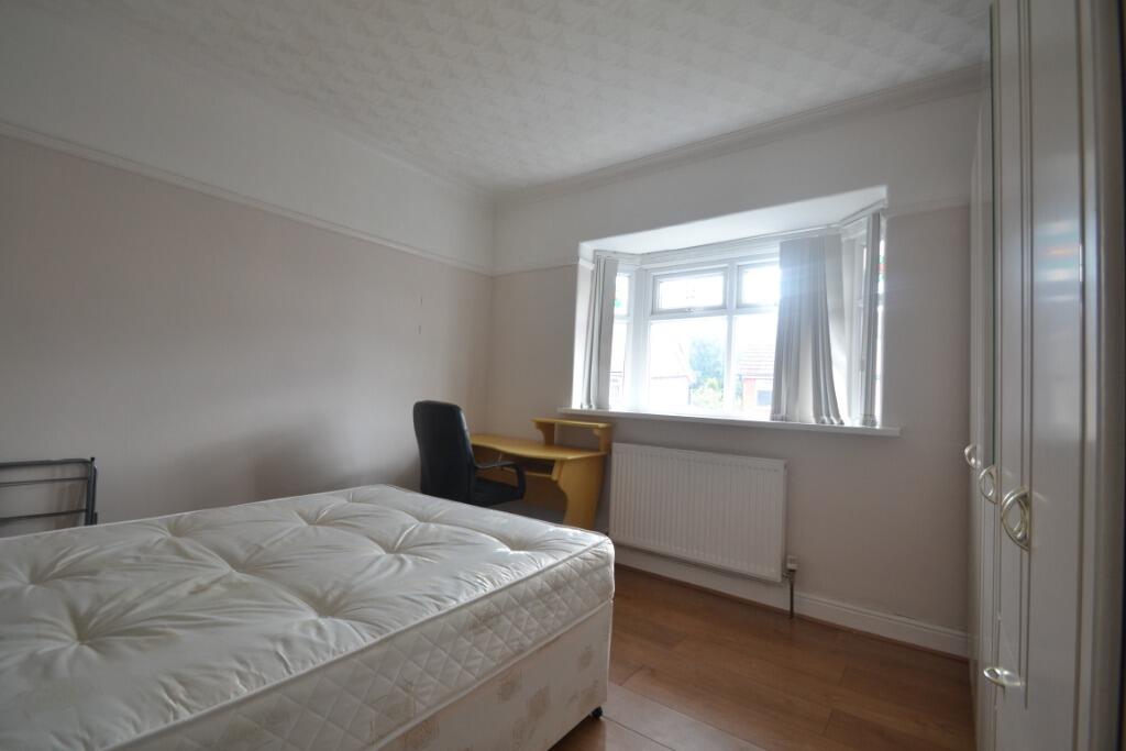 5 bed Semi Detached for rent in Manchester. From Nicholas Humphreys - Manchester