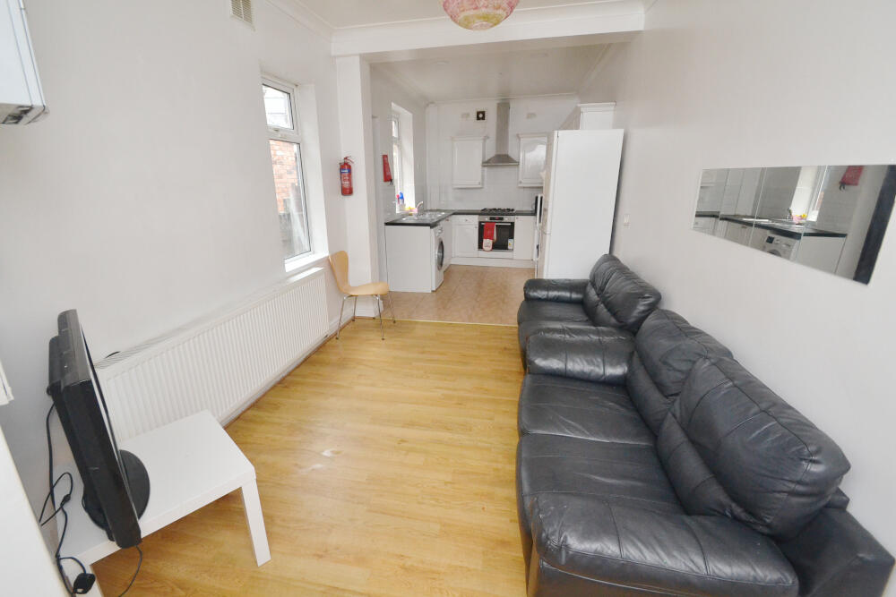 6 bed Mid Terraced House for rent in Manchester. From Nicholas Humphreys - Manchester