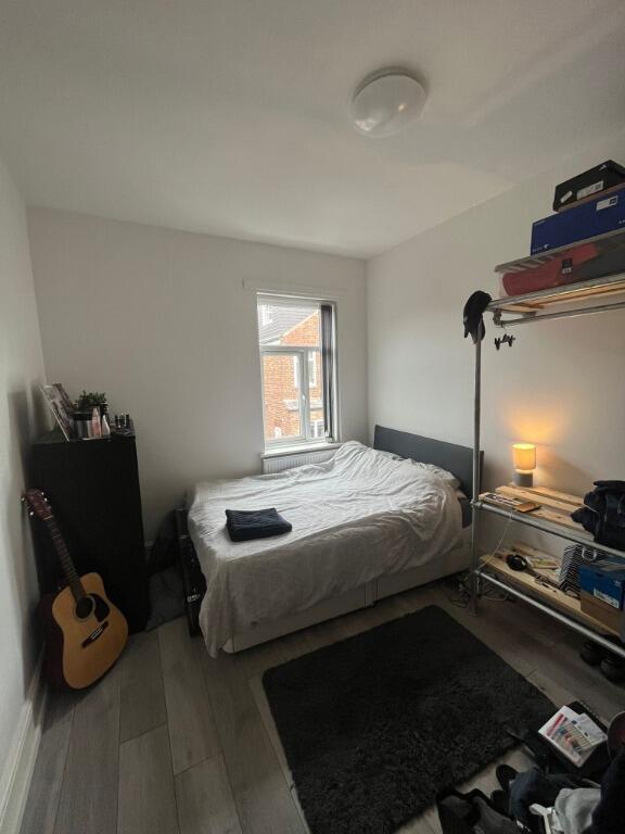 5 bed Mid Terraced House for rent in Manchester. From Nicholas Humphreys - Manchester