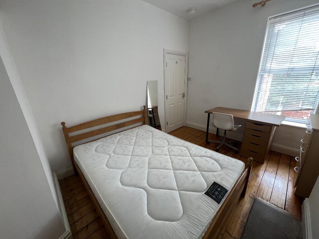 5 bed Mid Terraced House for rent in Manchester. From Nicholas Humphreys - Manchester 5 bed Mid Terraced House for rent in Manchester. From Nicholas Humphreys - Manchester