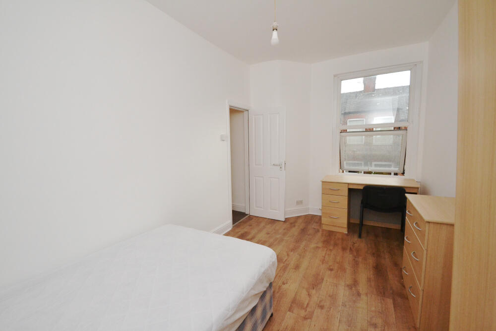 3 bed Mid Terraced House for rent in Manchester. From Nicholas Humphreys - Manchester