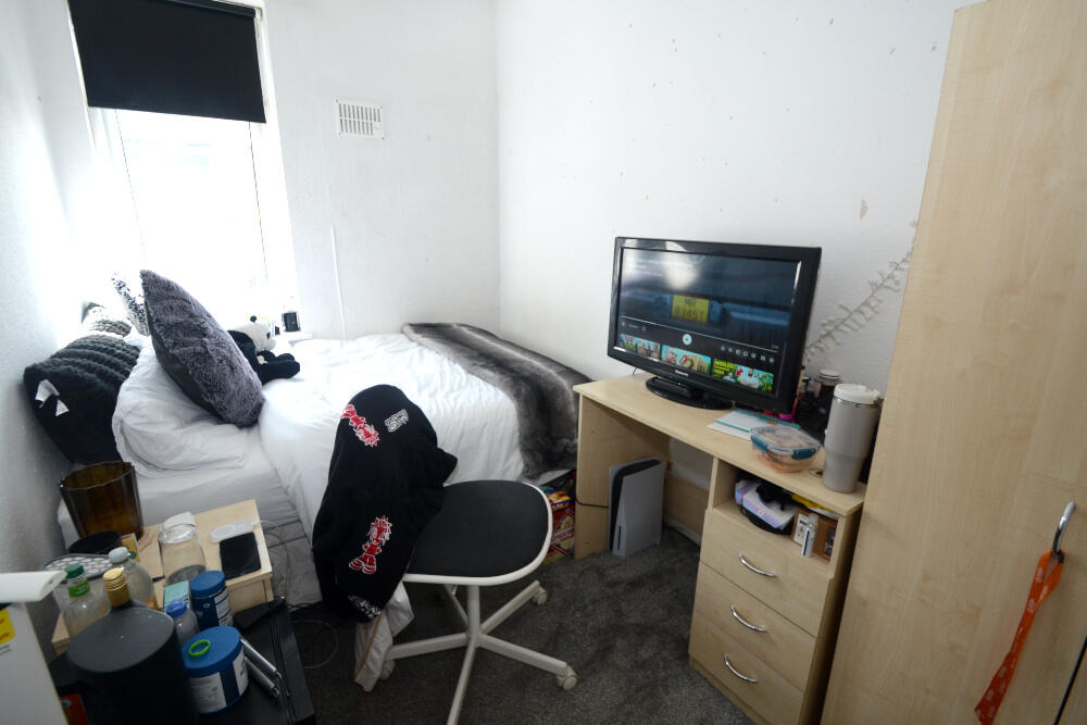 4 bed Mid Terraced House for rent in Manchester. From Nicholas Humphreys - Manchester 4 bed Mid Terraced House for rent in Manchester. From Nicholas Humphreys - Manchester