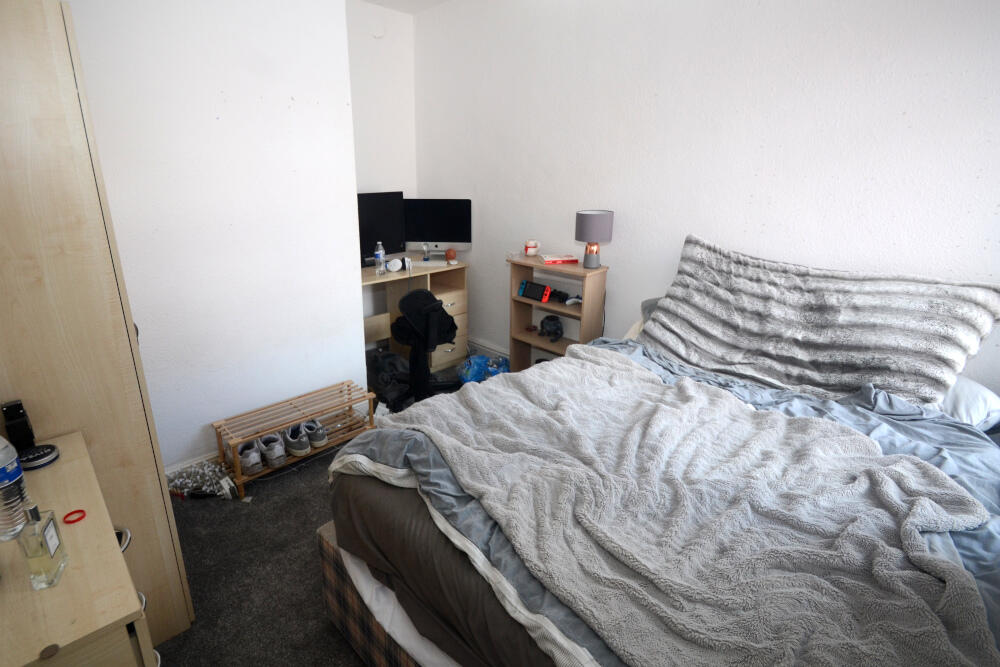 3 bed Mid Terraced House for rent in Manchester. From Nicholas Humphreys - Manchester