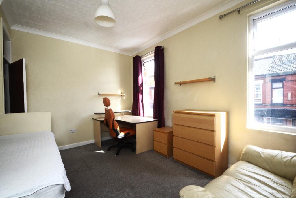 4 bed Mid Terraced House for rent in Manchester. From Nicholas Humphreys - Manchester 4 bed Mid Terraced House for rent in Manchester. From Nicholas Humphreys - Manchester