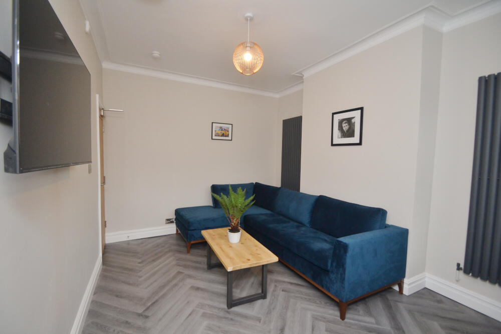 5 bed Mid Terraced House for rent in Manchester. From Nicholas Humphreys - Manchester