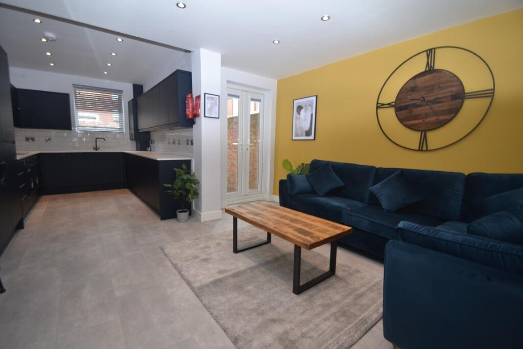 6 bed End of Terrace for rent in Manchester. From Nicholas Humphreys - Manchester