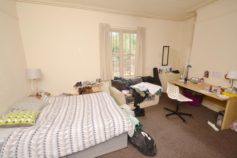 7 bed Mid Terraced House for rent in Manchester. From Nicholas Humphreys - Manchester