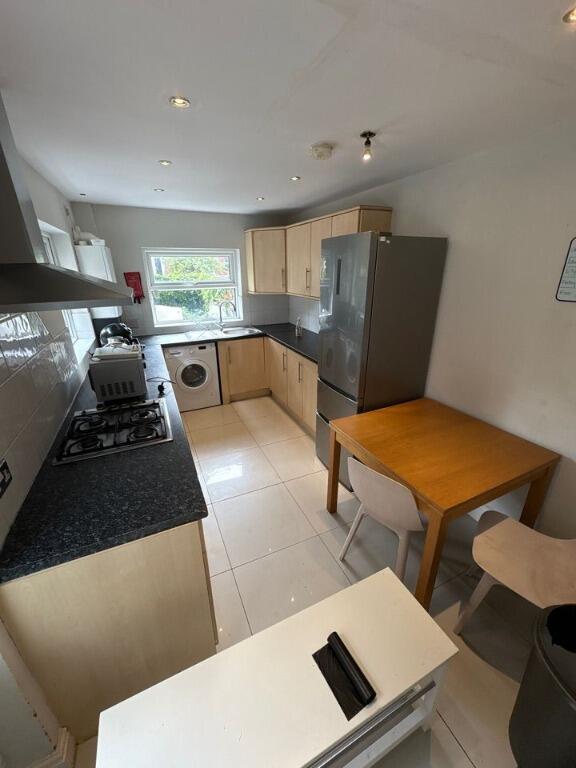 5 bed Mid Terraced House for rent in Gatley. From Nicholas Humphreys - Manchester