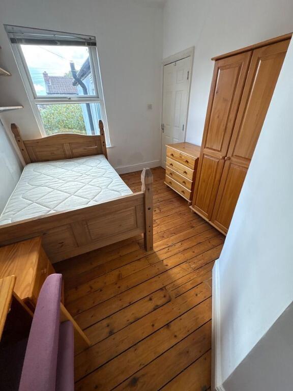 5 bed Mid Terraced House for rent in Gatley. From Nicholas Humphreys - Manchester