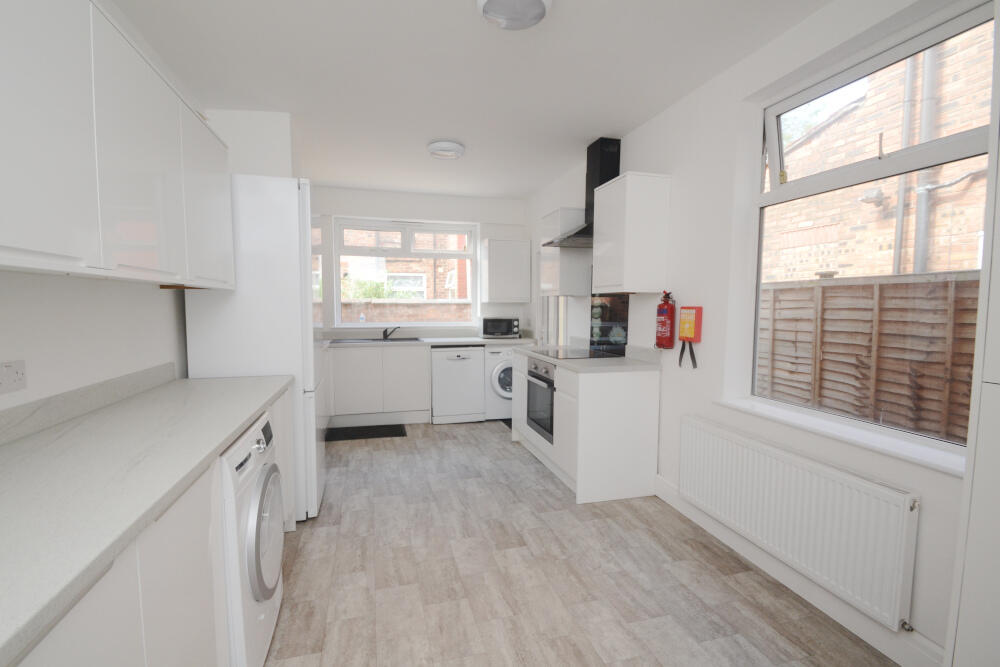 5 bed Mid Terraced House for rent in Manchester. From Nicholas Humphreys - Manchester