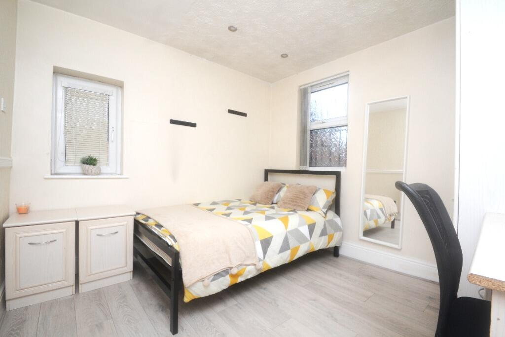 4 bed Mid Terraced House for rent in Manchester. From Nicholas Humphreys - Manchester