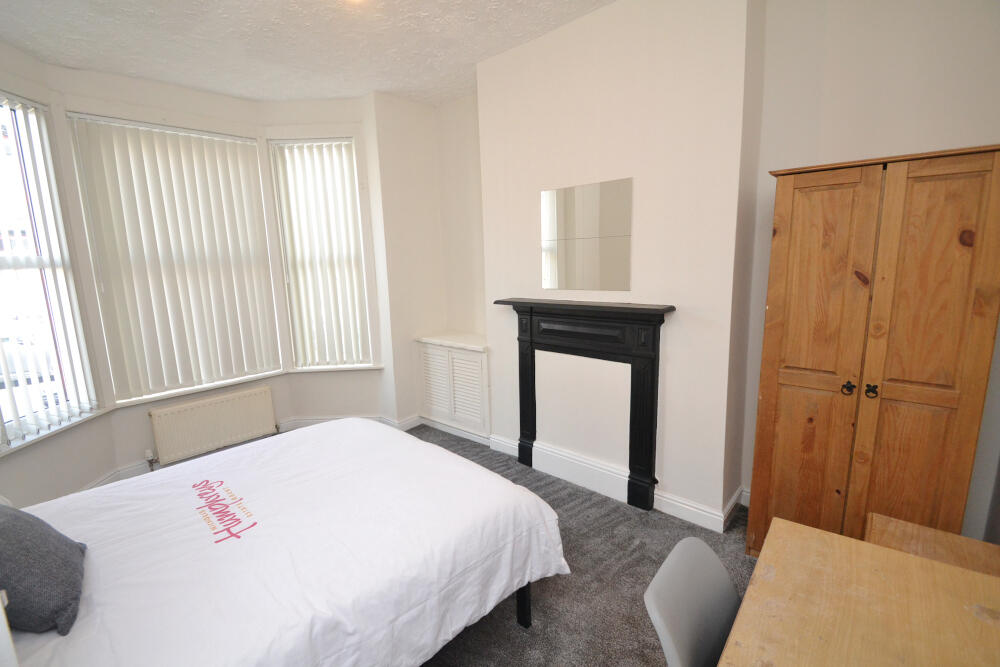 4 bed Mid Terraced House for rent in Manchester. From Nicholas Humphreys - Manchester