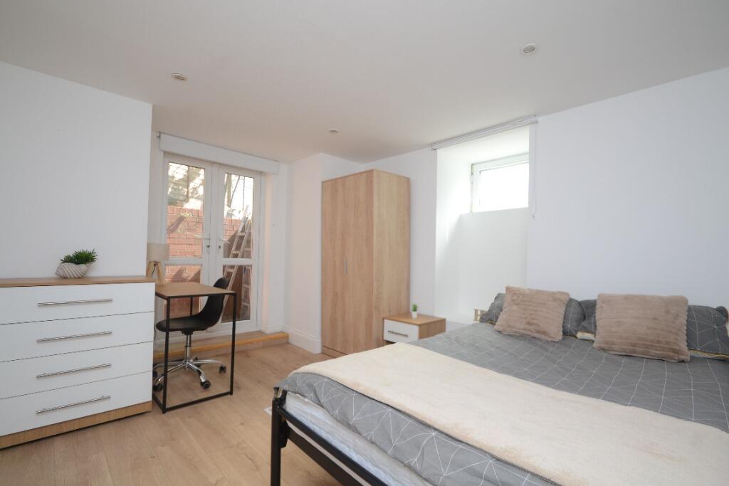 8 bed Semi Detached for rent in Stockport. From Nicholas Humphreys - Manchester