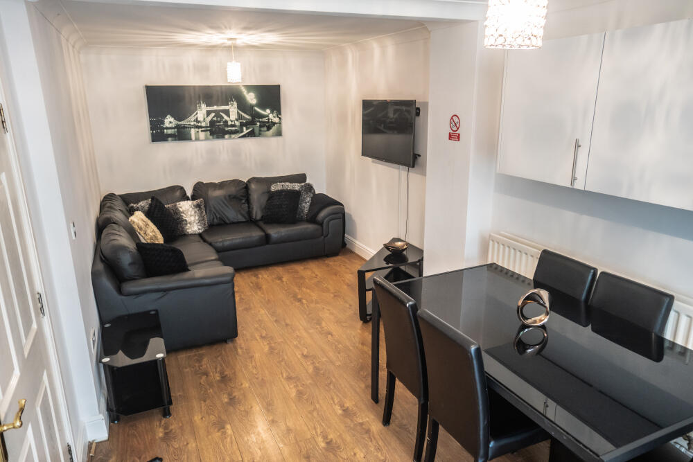 7 bed Town House for rent in Manchester. From Nicholas Humphreys - Manchester