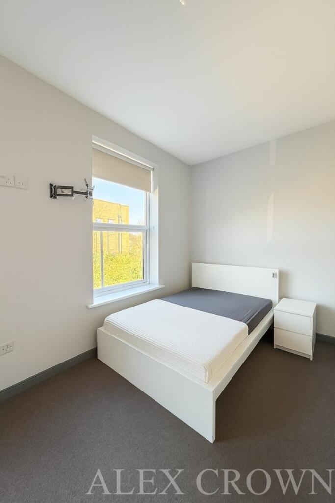 4 bed 1st Floor Flat for rent in Wood Green. From Alex Crown Lettings & Estate Agents - Islington