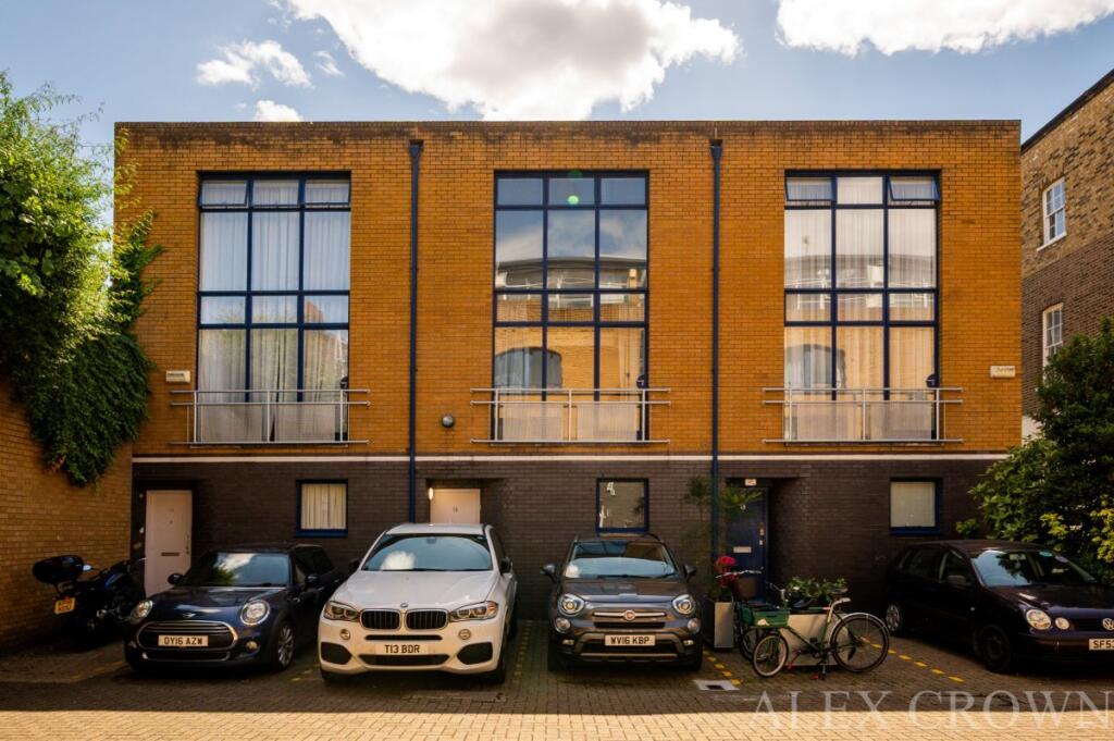 4 bed Mid Terraced House for rent in Islington. From Alex Crown Lettings & Estate Agents - Islington