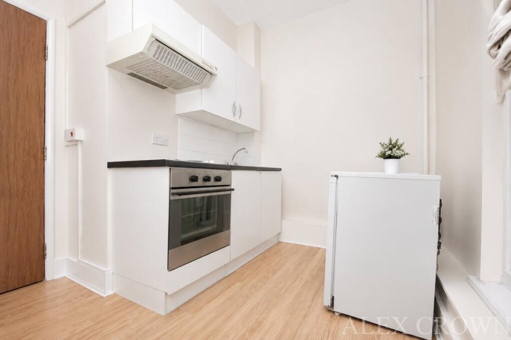 2 bed 1st Floor Flat for rent in Islington. From Alex Crown Lettings & Estate Agents - Islington